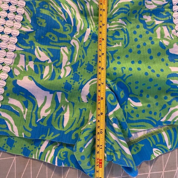 🌿 Lilly Pulitzer Liza Shorts – Size 10 – Limeade Roar of the Jungle  GUC🌿 - Picture 9 of 15